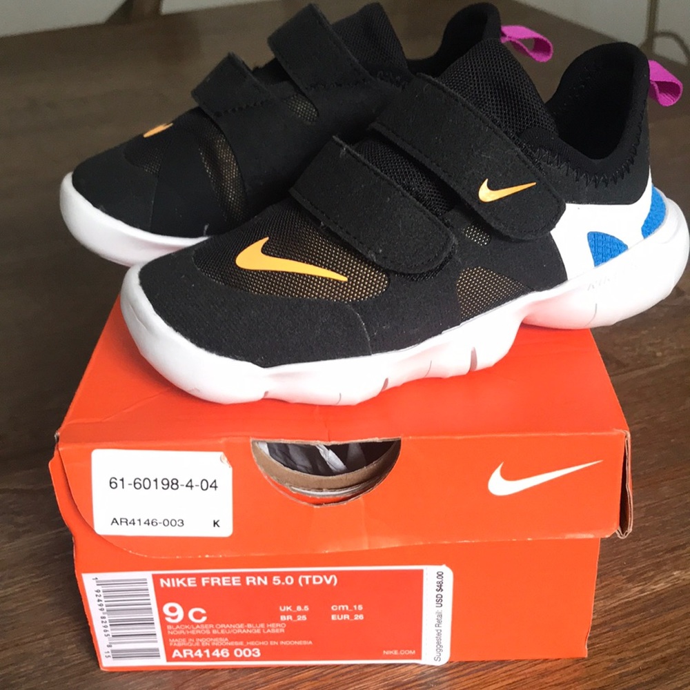 Size 9 toddler Nike Free Runs
